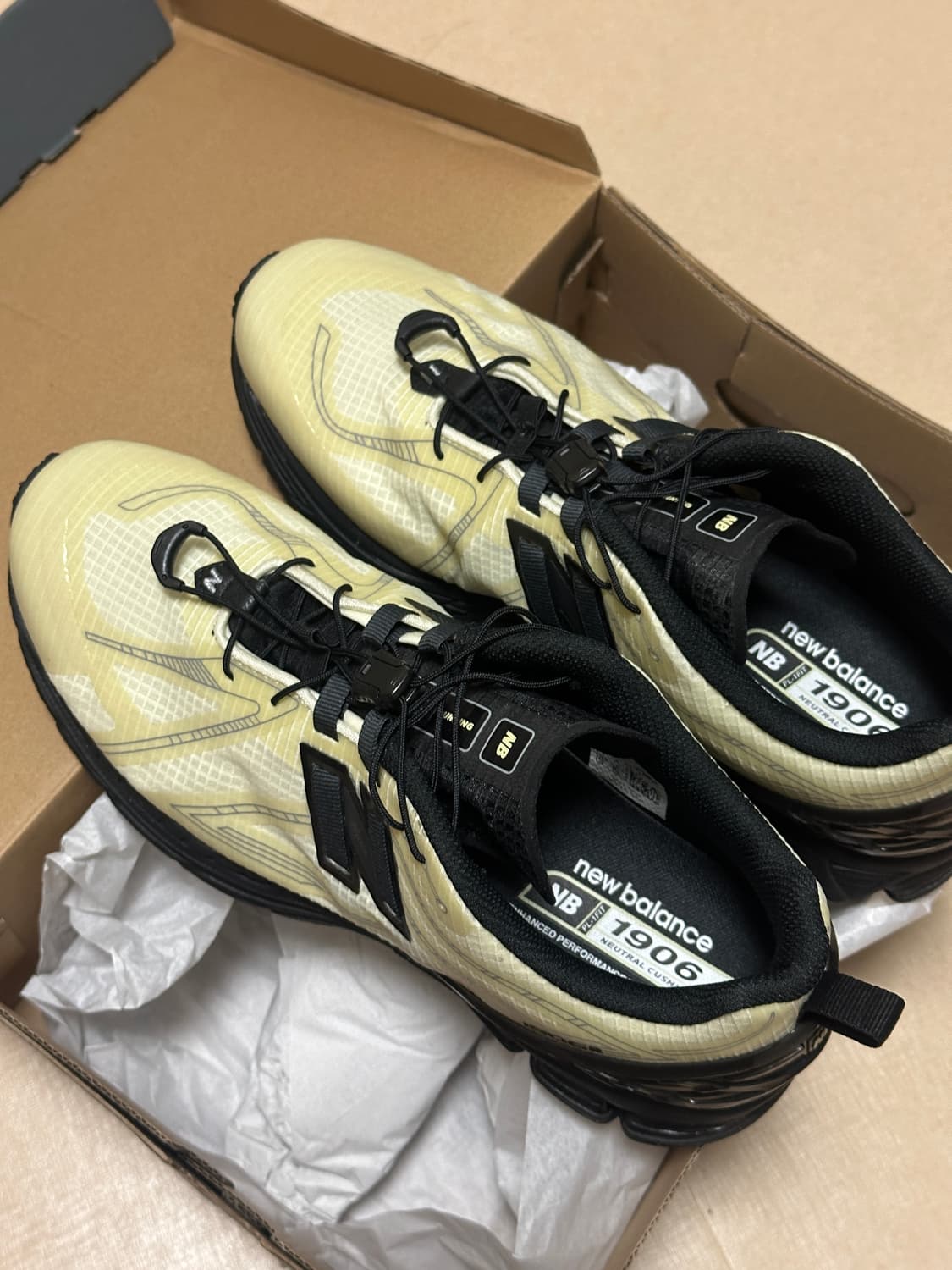 뉴발란스 1906R 피스타치오 버터 모렐 상품이미지1