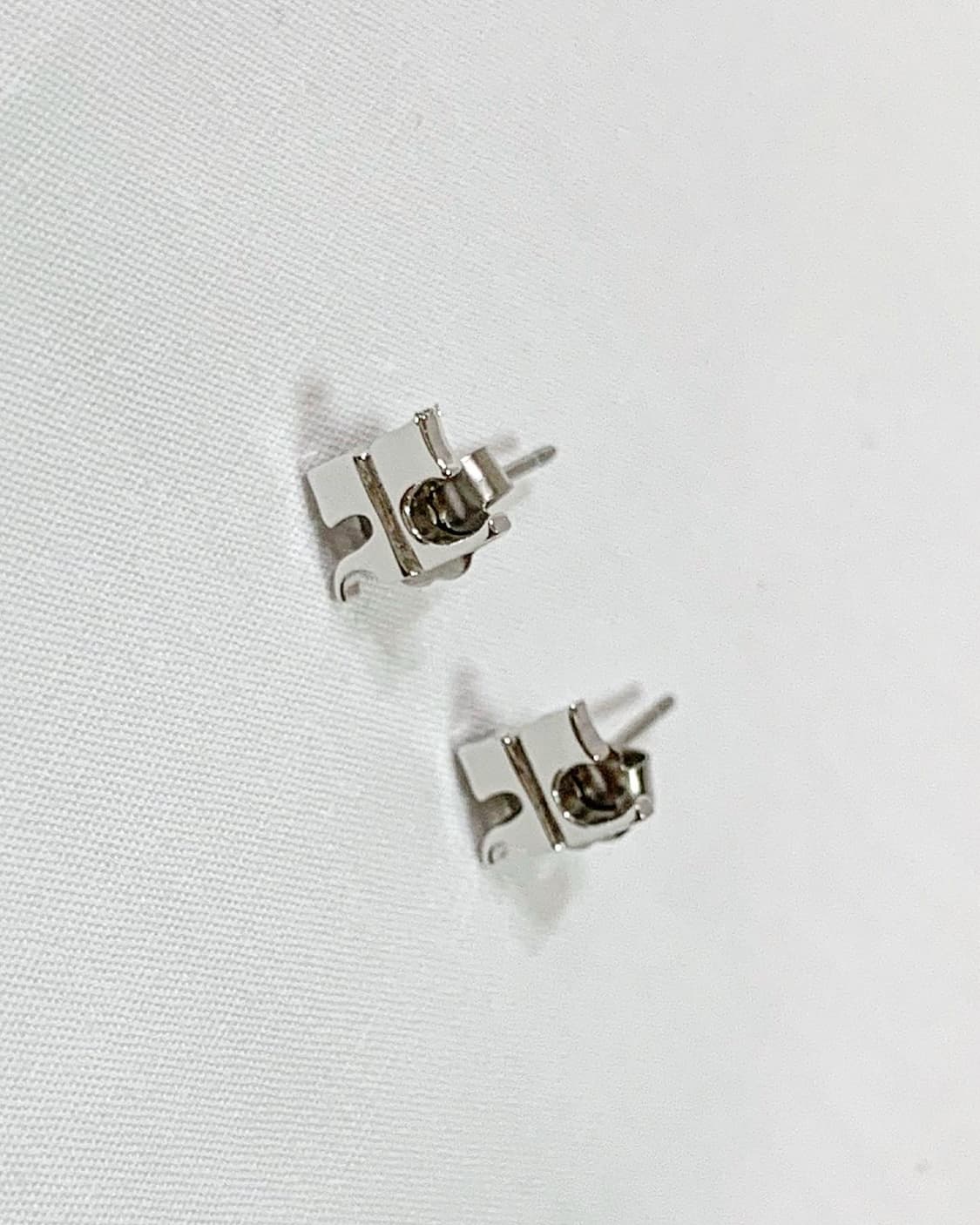 꾸레쥬 로고 귀걸이 상품이미지3