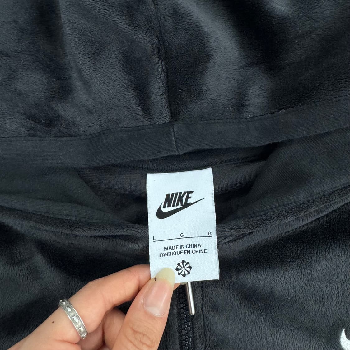 Nike 나이키 블랙 벨벳 후드집업  상품이미지5