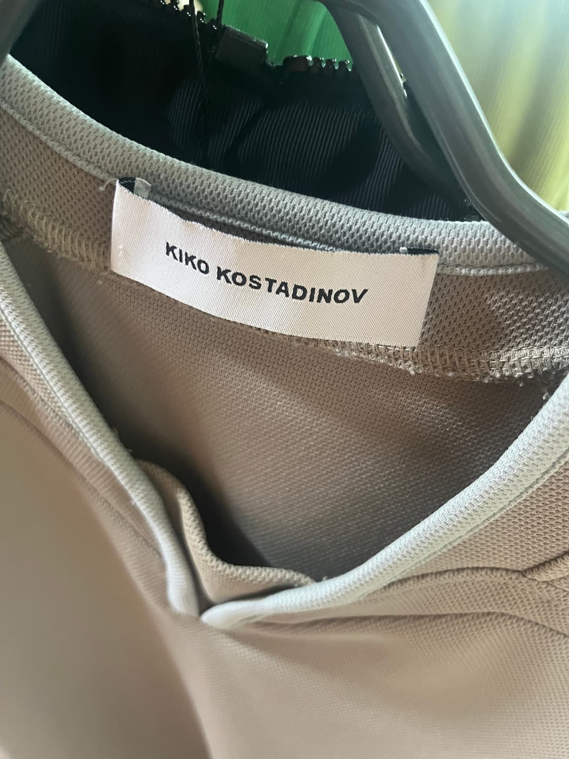 44) kiko kostadinov beige jersey t shirt 상품이미지3