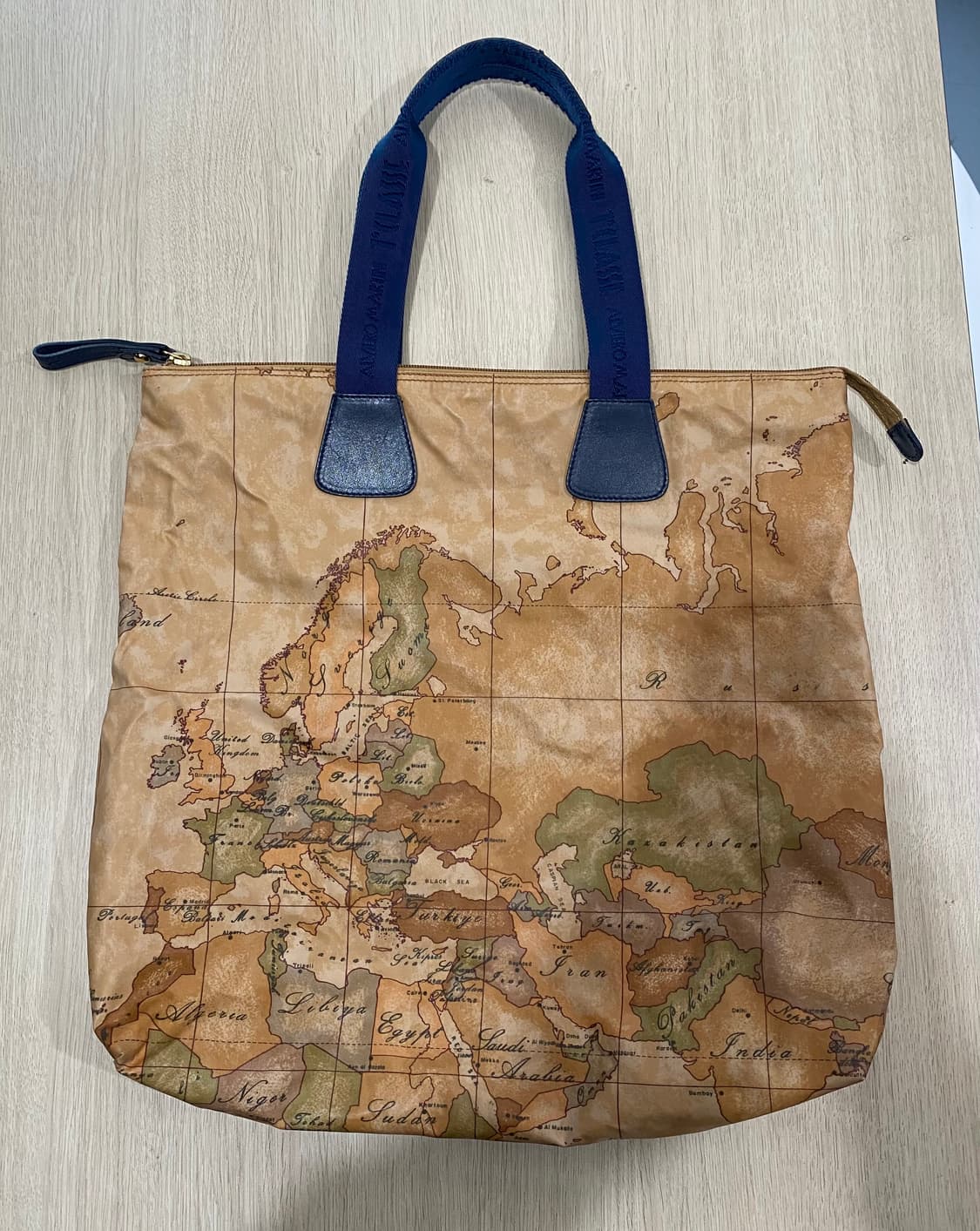 알비에로 마르티니 세계지도 토트백 상품이미지1