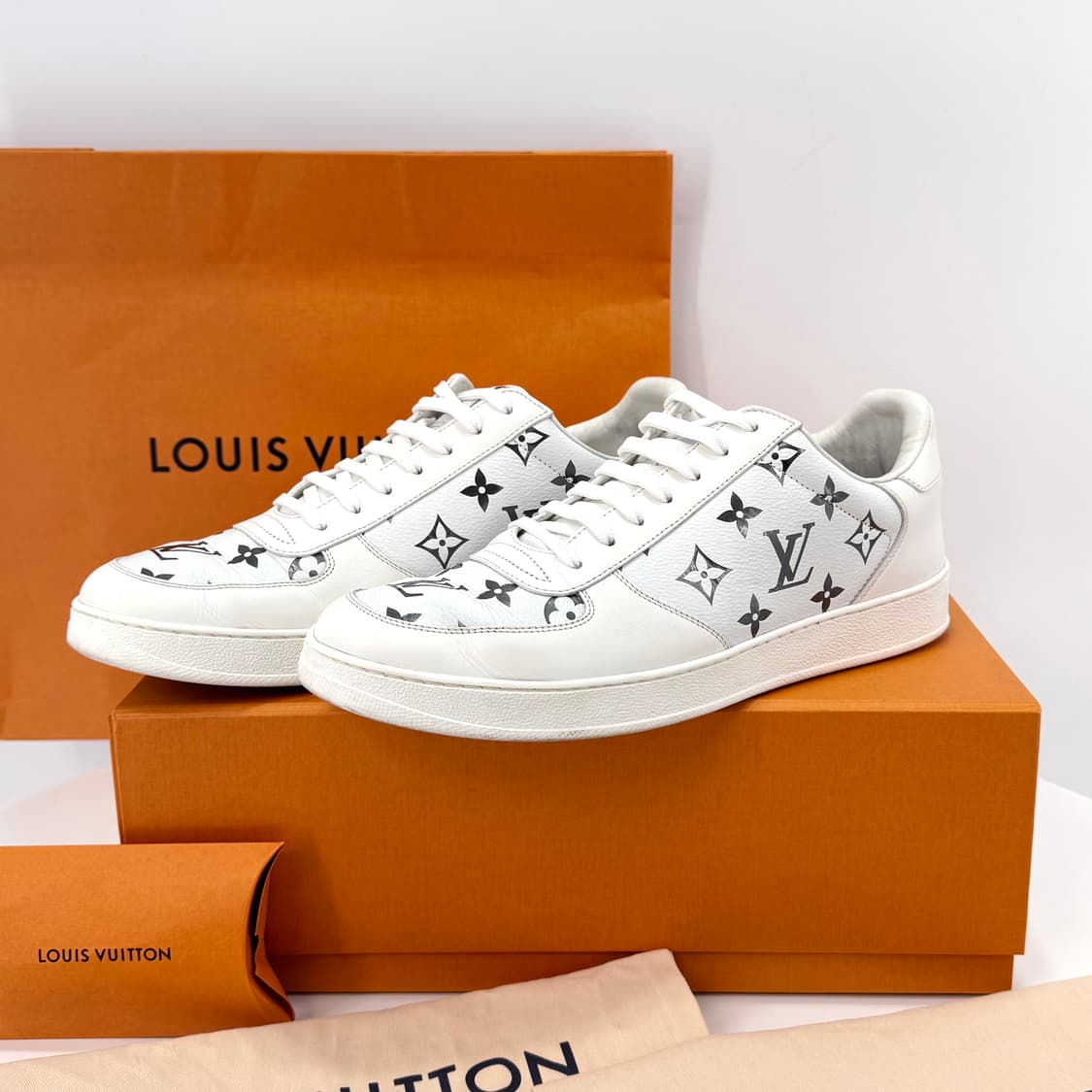 [7.5사이즈] 루이비통 모노그램 리볼리 스니커즈 화이트 상품이미지2