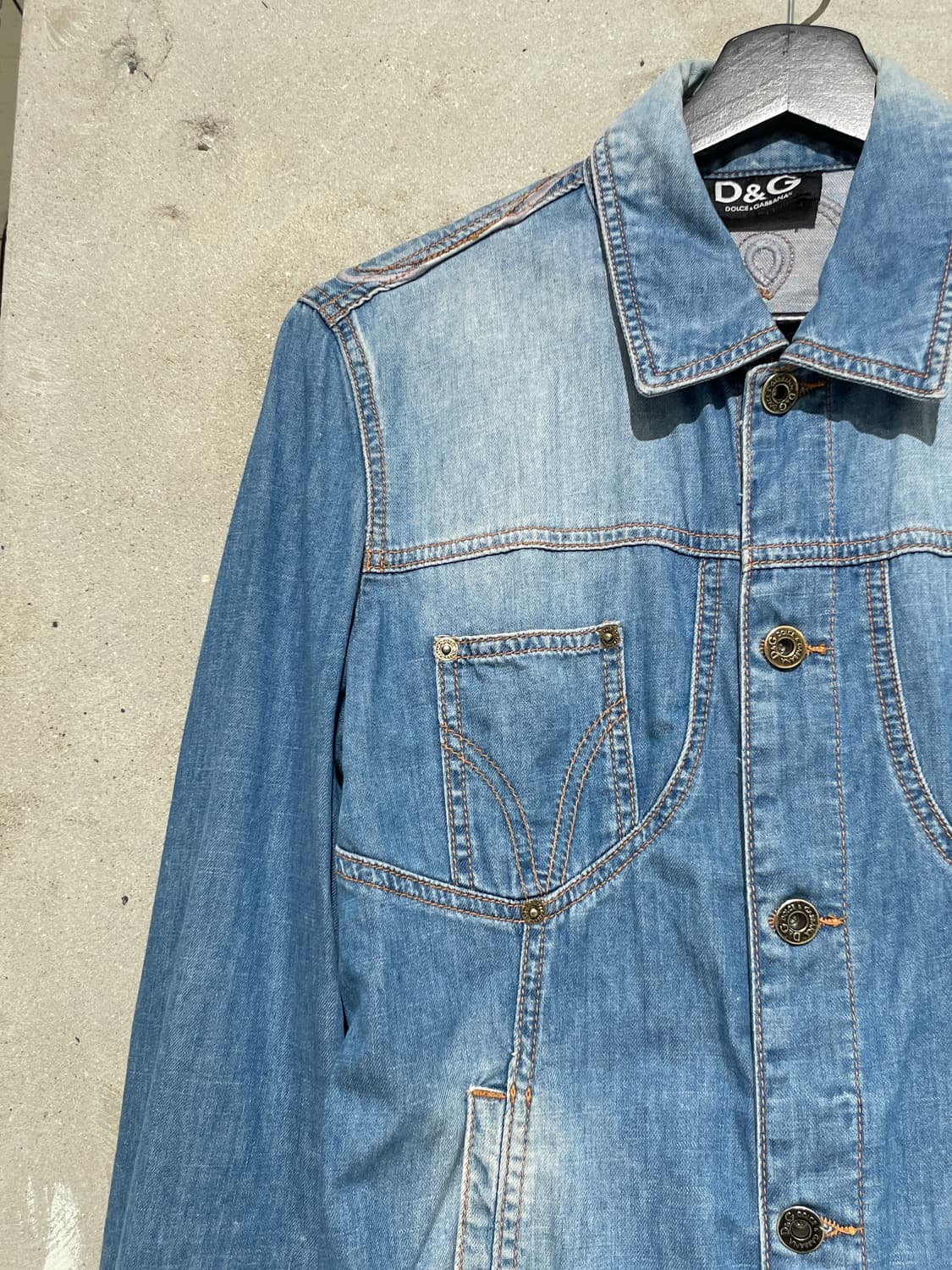 돌체 앤 가바나 연청 워싱 씬 데님 자켓 상품이미지2