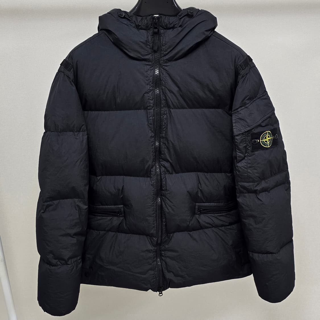 스톤아일랜드 크링클랩스 패딩 블랙 L사이즈 100 판매 상품이미지1