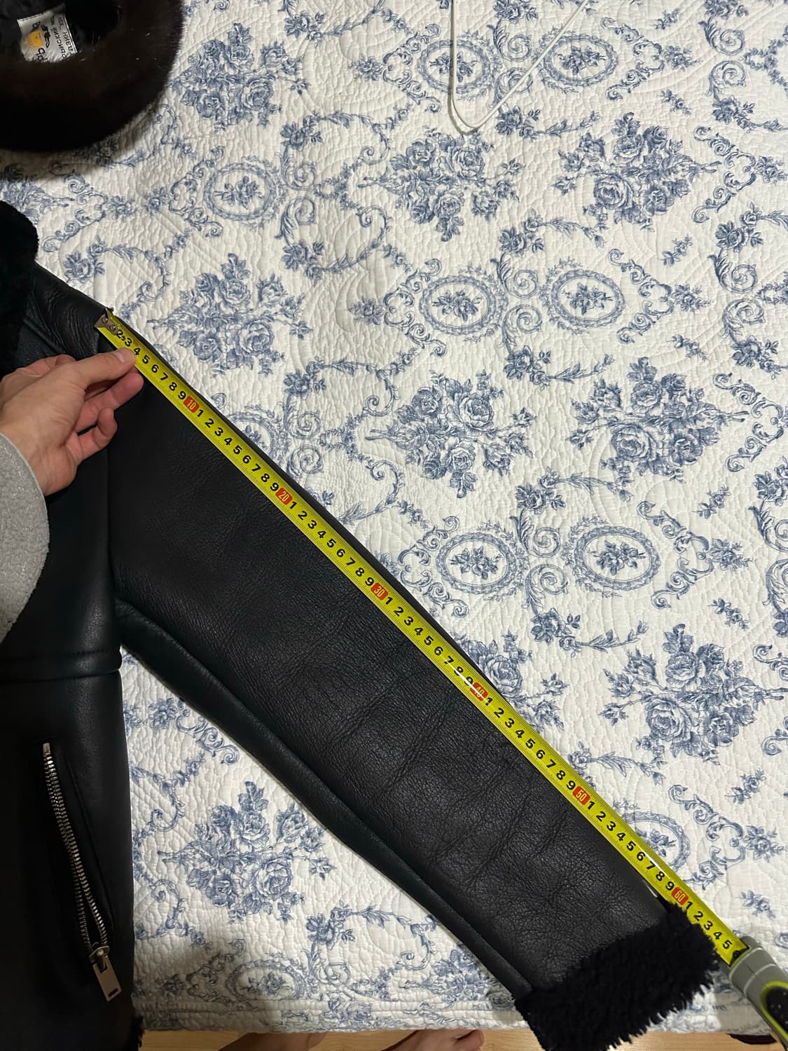 산드로 블랙 무스탕 양가죽 상품이미지7