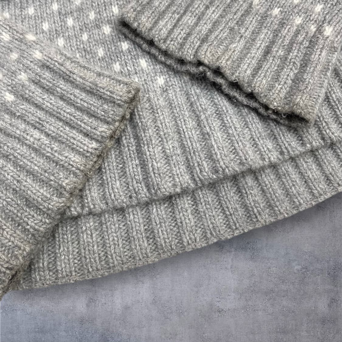 라코스테 라이트그레이 패턴 브이넥 캐시미어 혼방 니트 3 (95) 상품이미지5