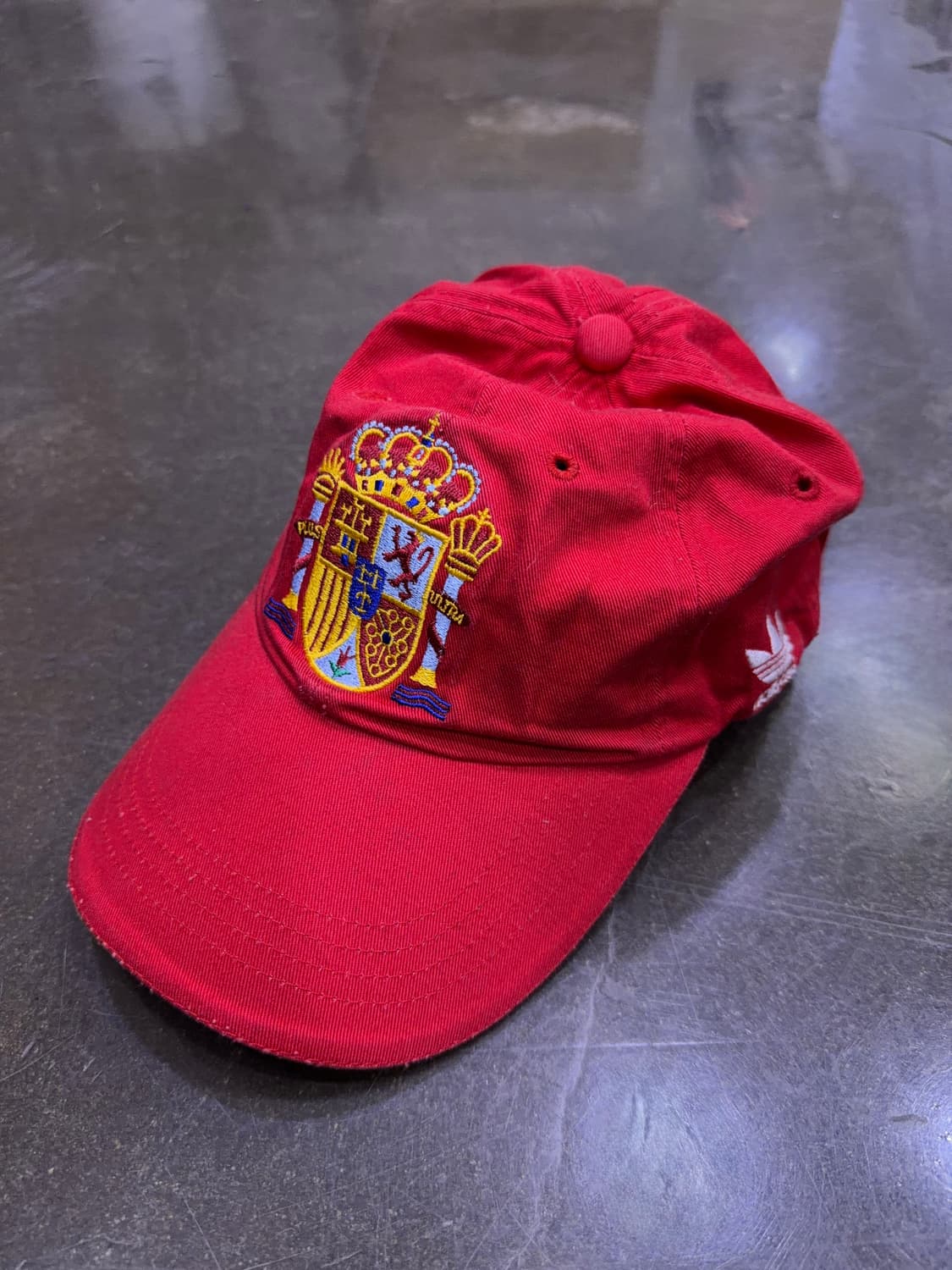 아디다스 오리지널 스페인 국가대표 엠블럼 볼캡 레드 상품이미지1