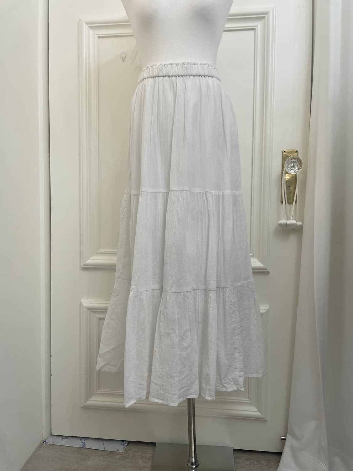grayish white tired long skirt(size-M) 상품이미지5