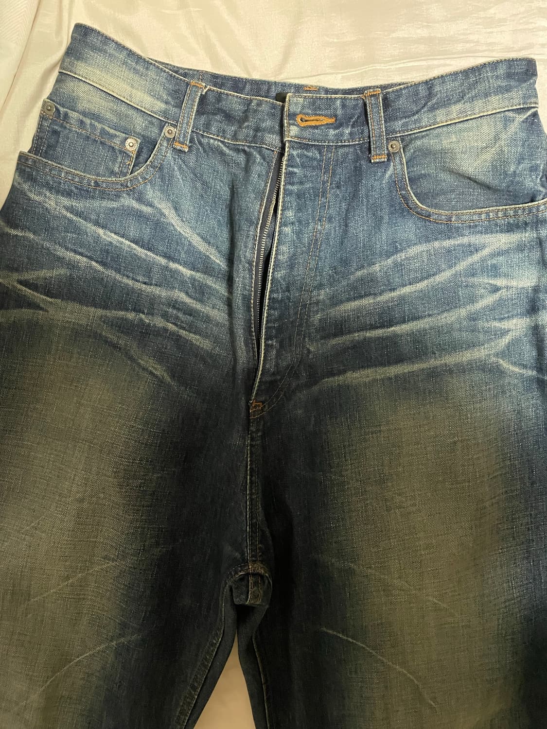 S) 발렌시아가 캣워싱 사각포켓 중청 데님  상품이미지1