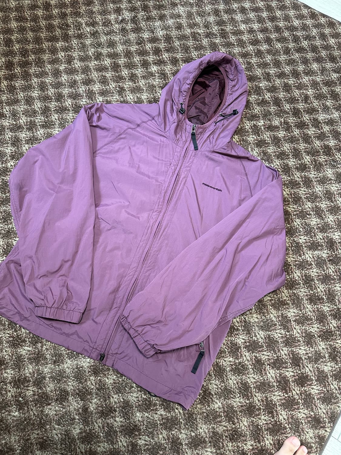 디스이즈네버댓 바람막이 플럼 L 상품이미지1