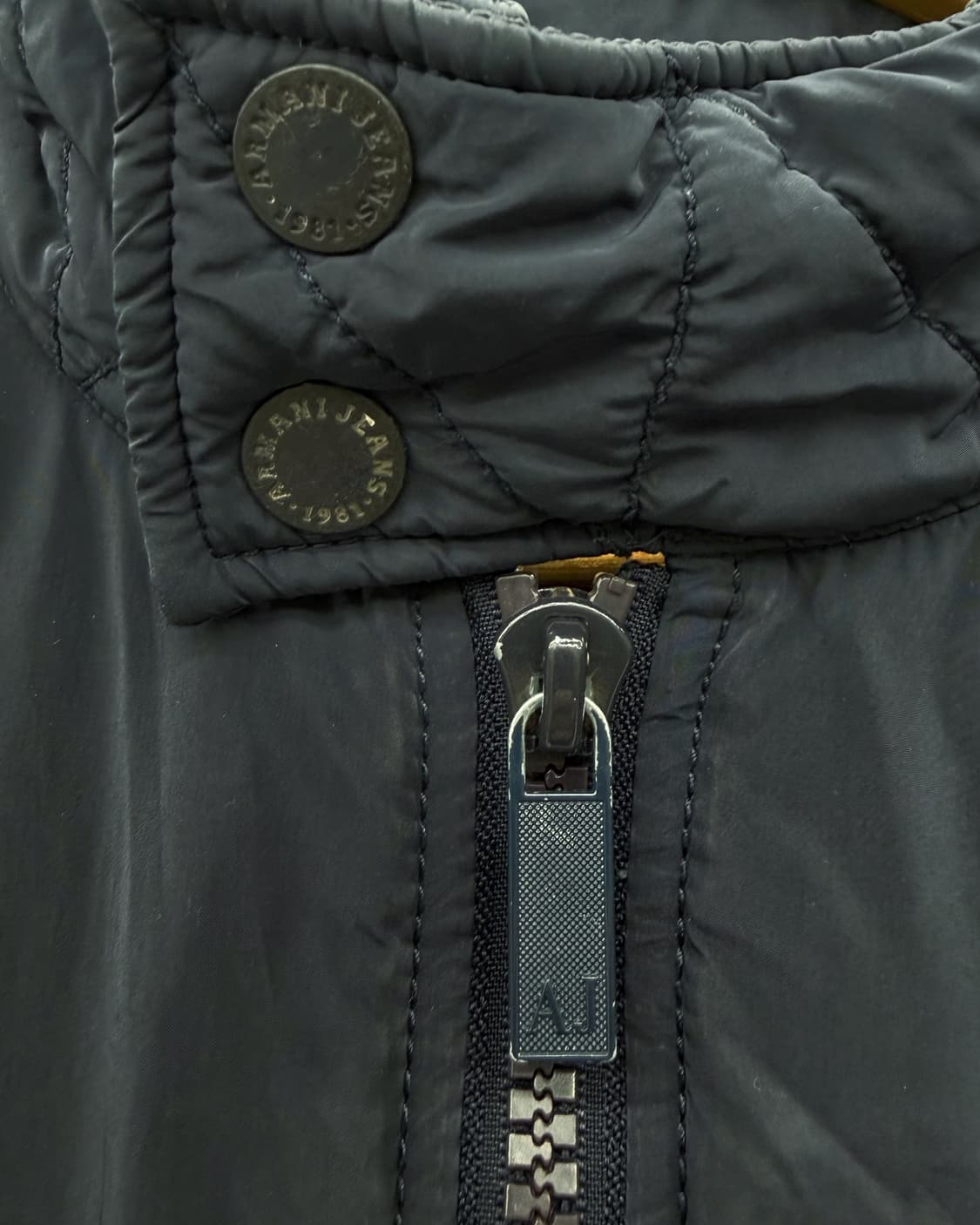 아르마니 진스 00s 폴리쉘 봄버 자켓 네이비 상품이미지4