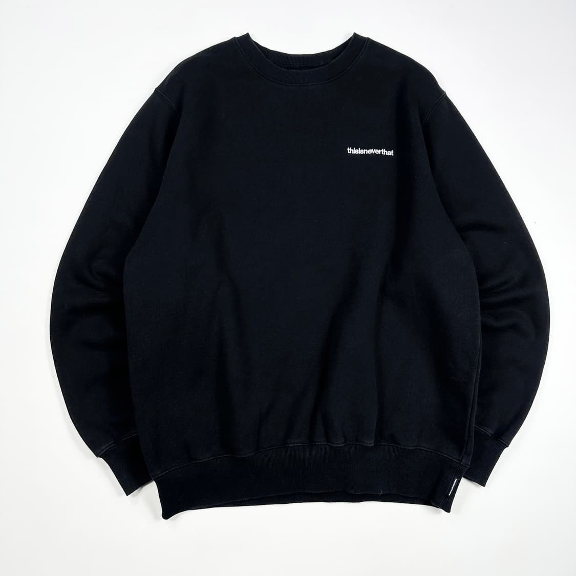 디스이즈네버댓 (디네댓) 백로고 블랙 맨투맨 (실측 L) 상품이미지2