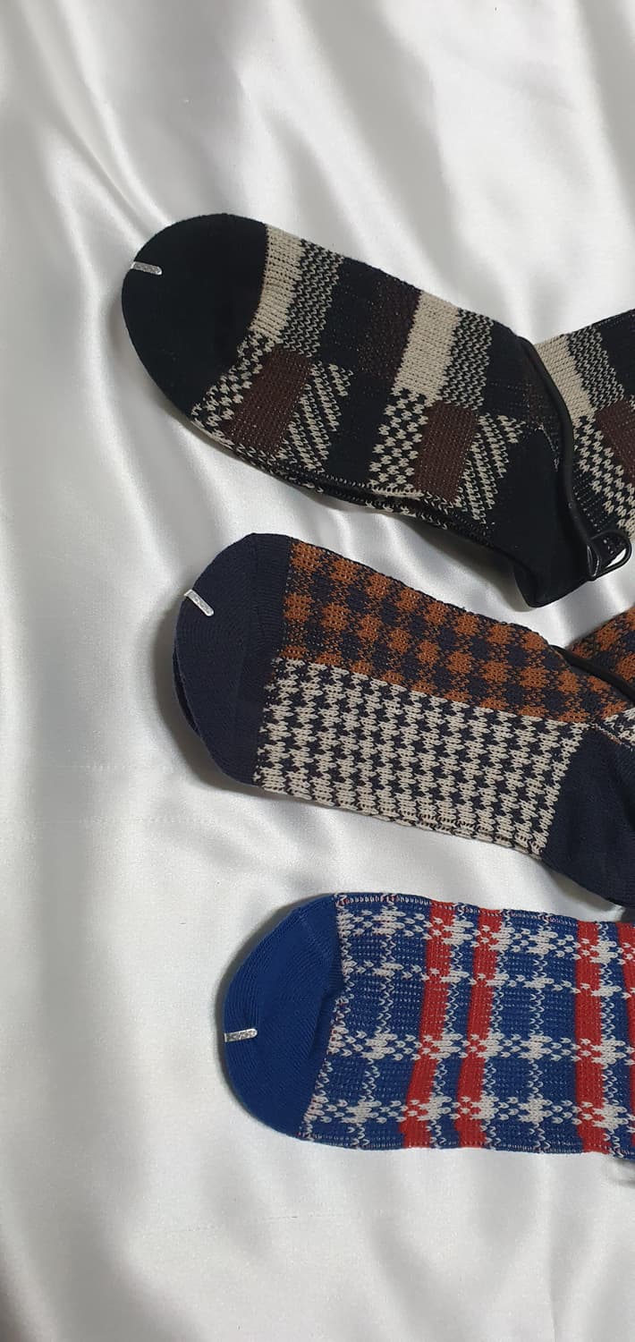 레드 블루 브라운 블랙 화이트 믹스 듀얼 체크 비비안웨스트우드 양말  상품이미지4