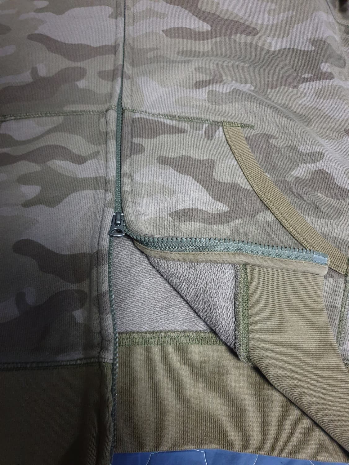 유니클로 밀리터리 데저트 카모 투웨이 후드집업 (L) 상품이미지2