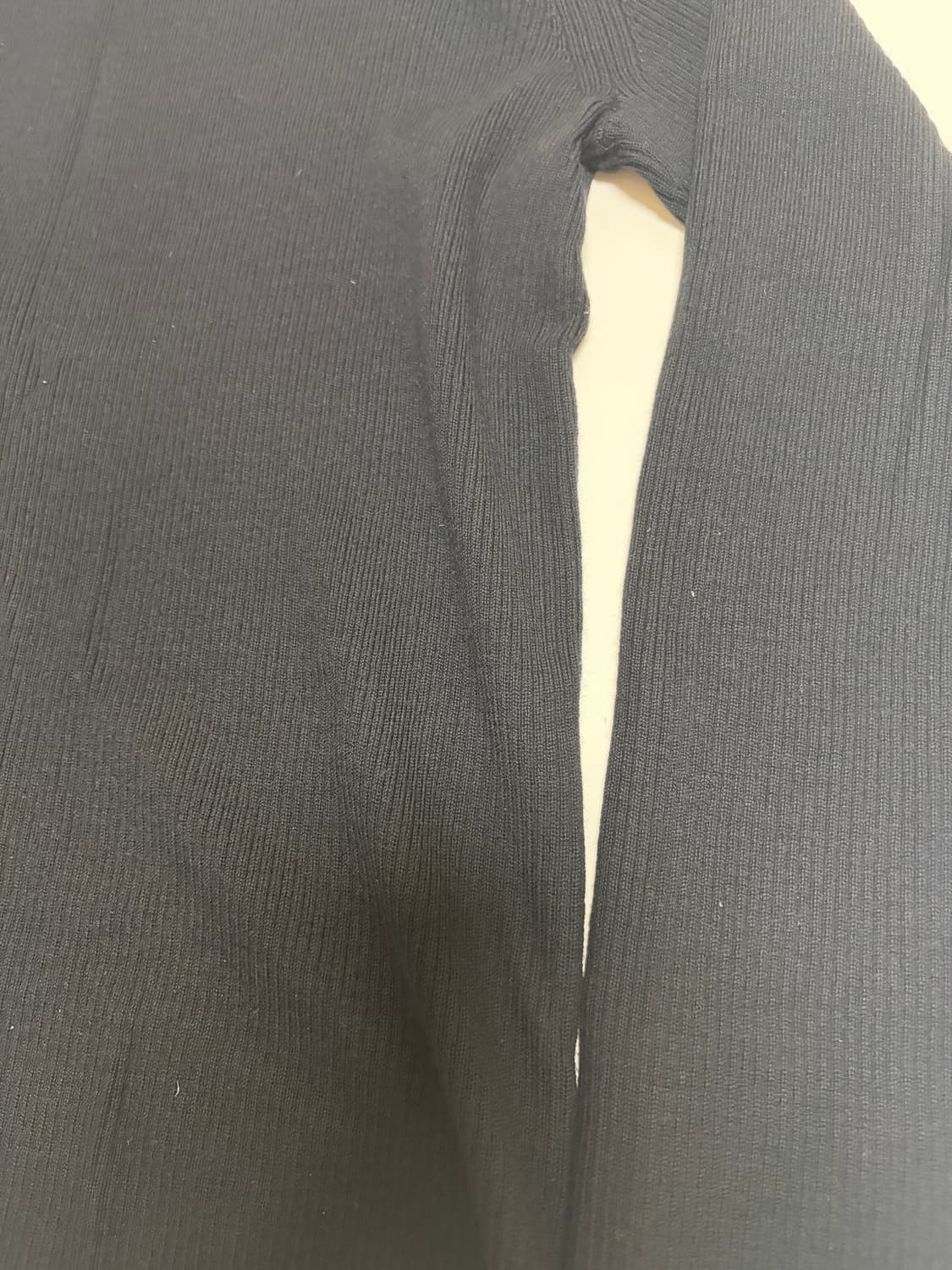 띠어리 블랙 목폴라 니트 XL 상품이미지2