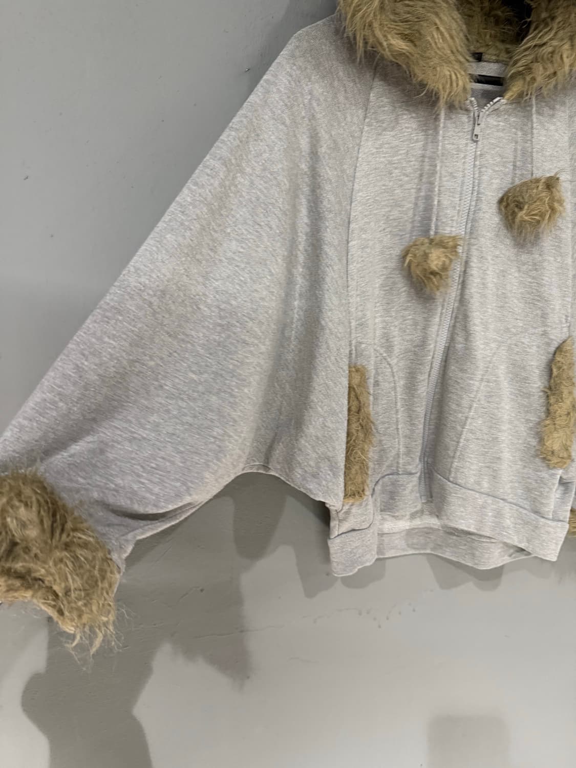 fur trimming point pom-pom hood zip-up 상품이미지7