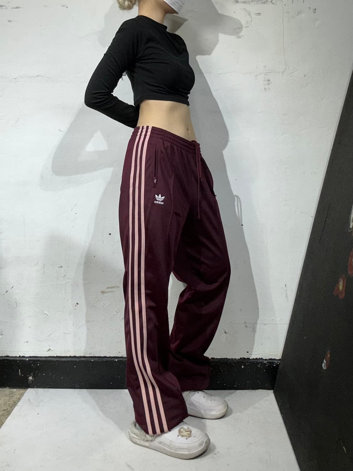 아디다스 버건디 핑크 삼선 와이드 트레이닝 팬츠 상품이미지1