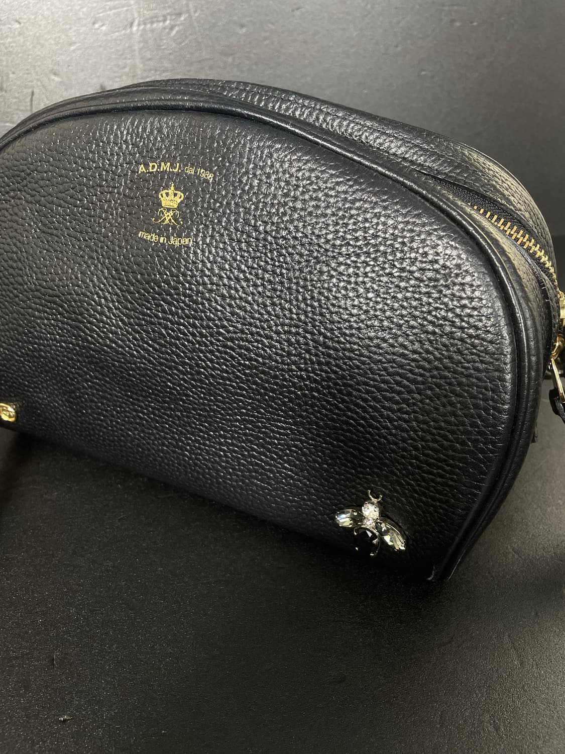 A.D.M.J THE BEE 라운드 악센트 블랙 레이디스 크로스백 상품이미지5