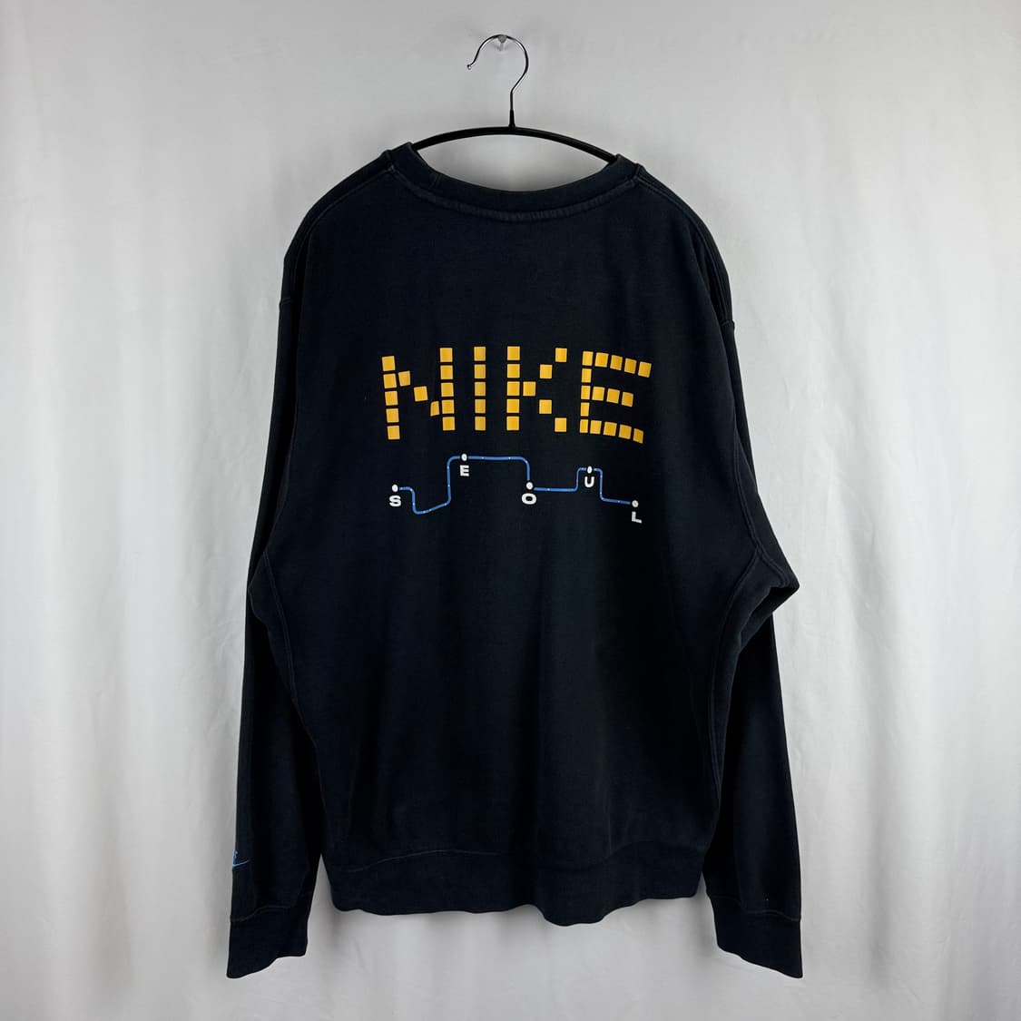 (105) 나이키 서울 맨투맨 블랙 상품이미지6