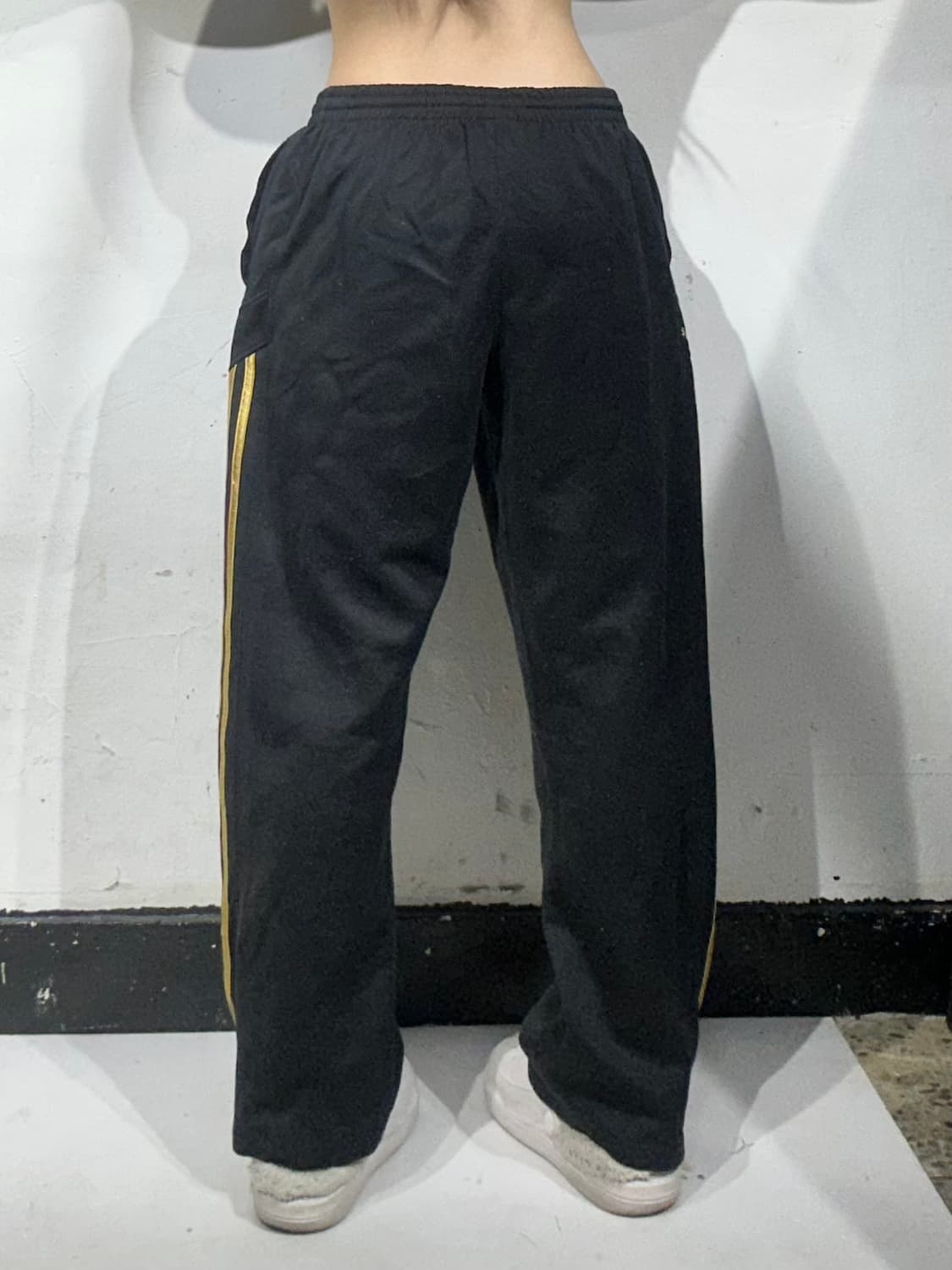 아디다스 블랙 골드 삼선 와이드 팬츠 M 상품이미지3