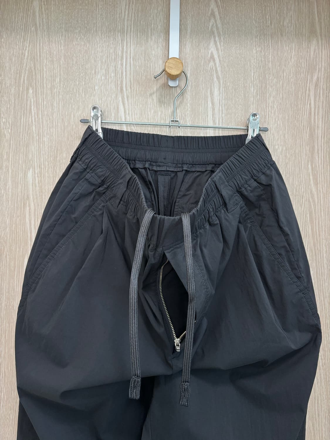 타임옴므 릴렉스핏 원턱 나일론혼방 밴딩팬츠78/블랙 상품이미지4