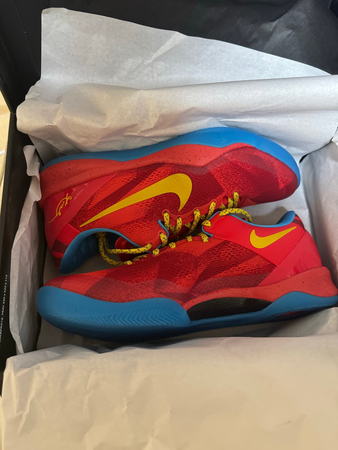 나이키 코비 8 프로트로 라이트 크림슨 비비드 블루 상품이미지2