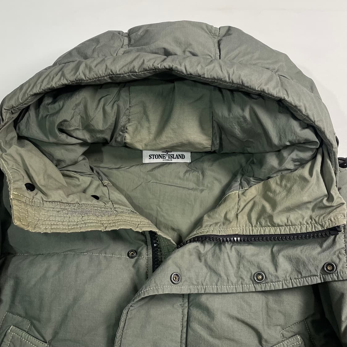 스톤아일랜드 카키 코튼/나일론 립스탑 다운 패딩 상품이미지5