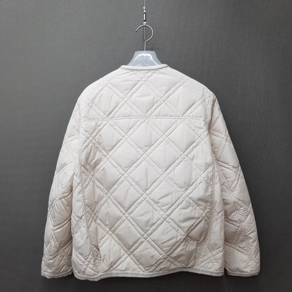 BCBG 20FW 오울머 퀄팅 패딩 85-94-155사이즈 상품이미지5