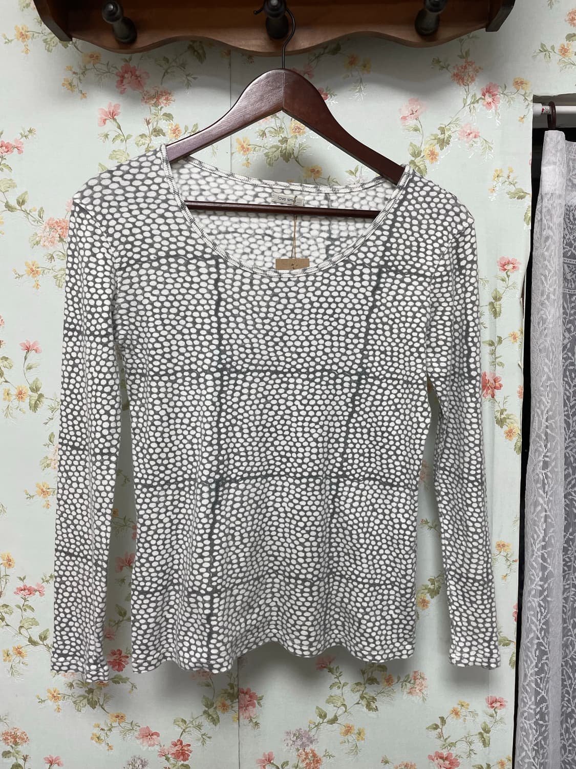 U넥 도트 체크 긴팔 티셔츠 상품이미지1