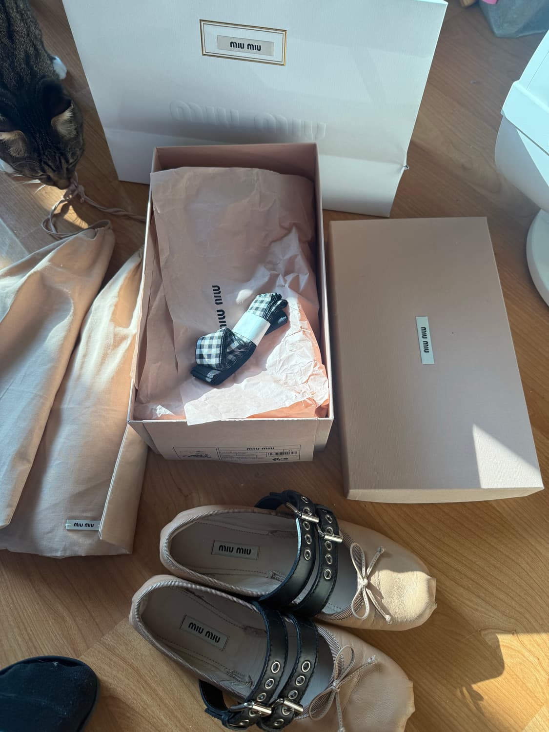 미우미우 발레리나 슈즈 베이지 블랙 37 상품이미지5