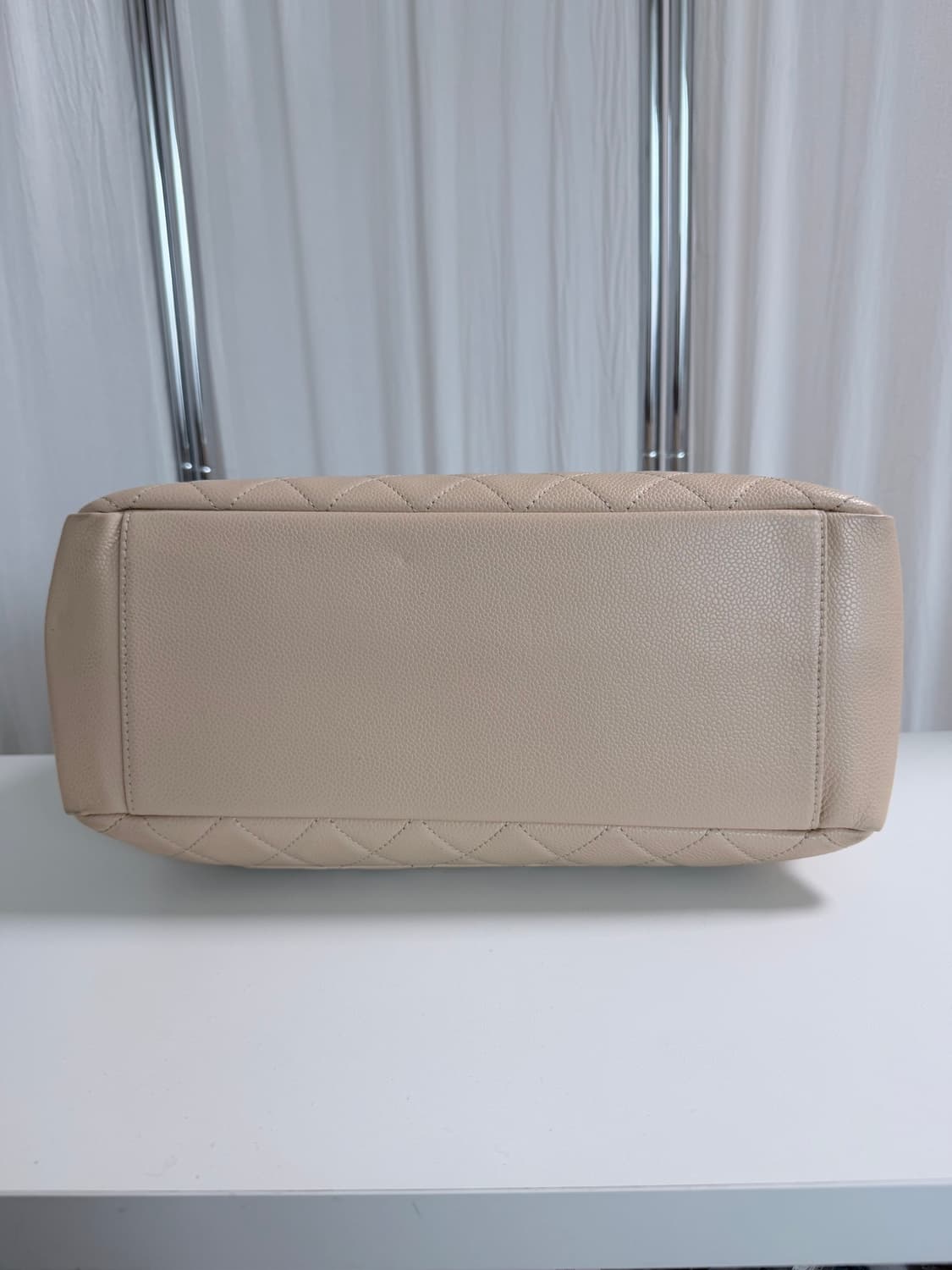 샤넬 그랜드샤핑 캐비어 베이지 숄더백 상품이미지6