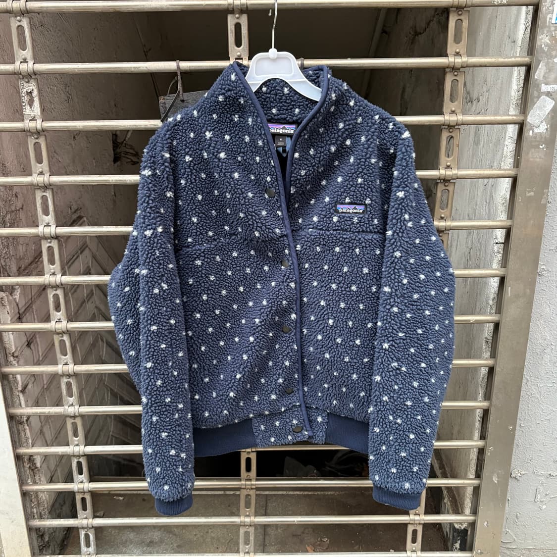 [M] 파타고니아 블루 폴카닷 스냅 후리스 상품이미지1