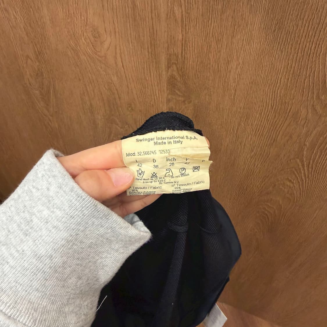 펜디 슬리브리스 롱 원피스 하프 시스루 A라인 벨트 루프 디테일 블랙 상품이미지7