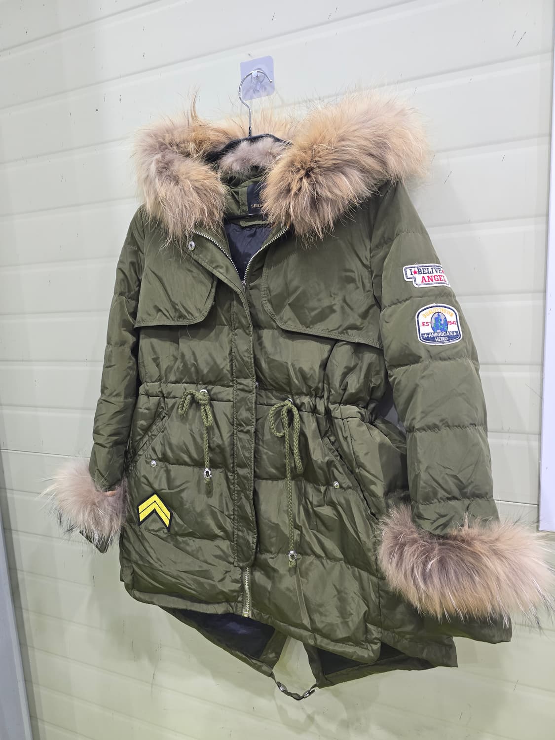 SHARELANTV 카키 라쿤털 패딩 40 상품이미지4