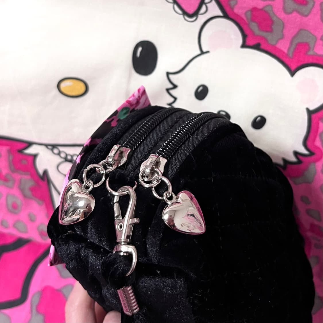 MA*RS마즈 블랙핑크 로즈 레오파드 리본 퀼팅 파우치 히메오네갸루 핀터 상품이미지5