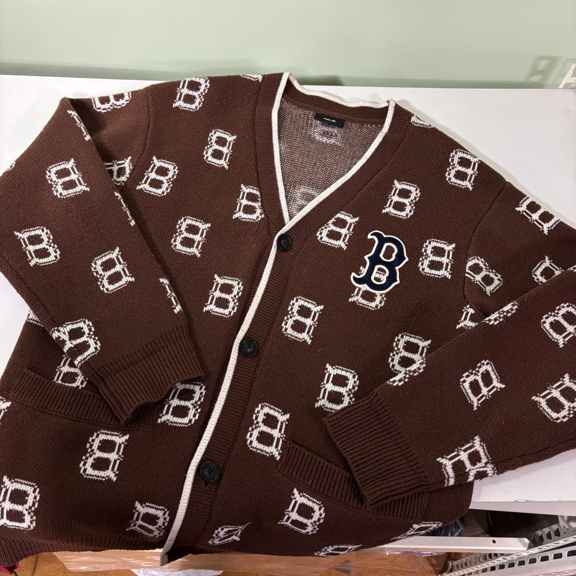 S 95 MLB 브라운 패턴 가디건 상품이미지1
