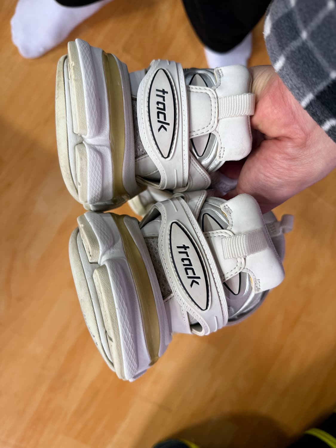 안냐세요발렌시아가 트랙 40사이즈 판매합니다!!(정품)(이쁨)(sss급) 상품이미지5