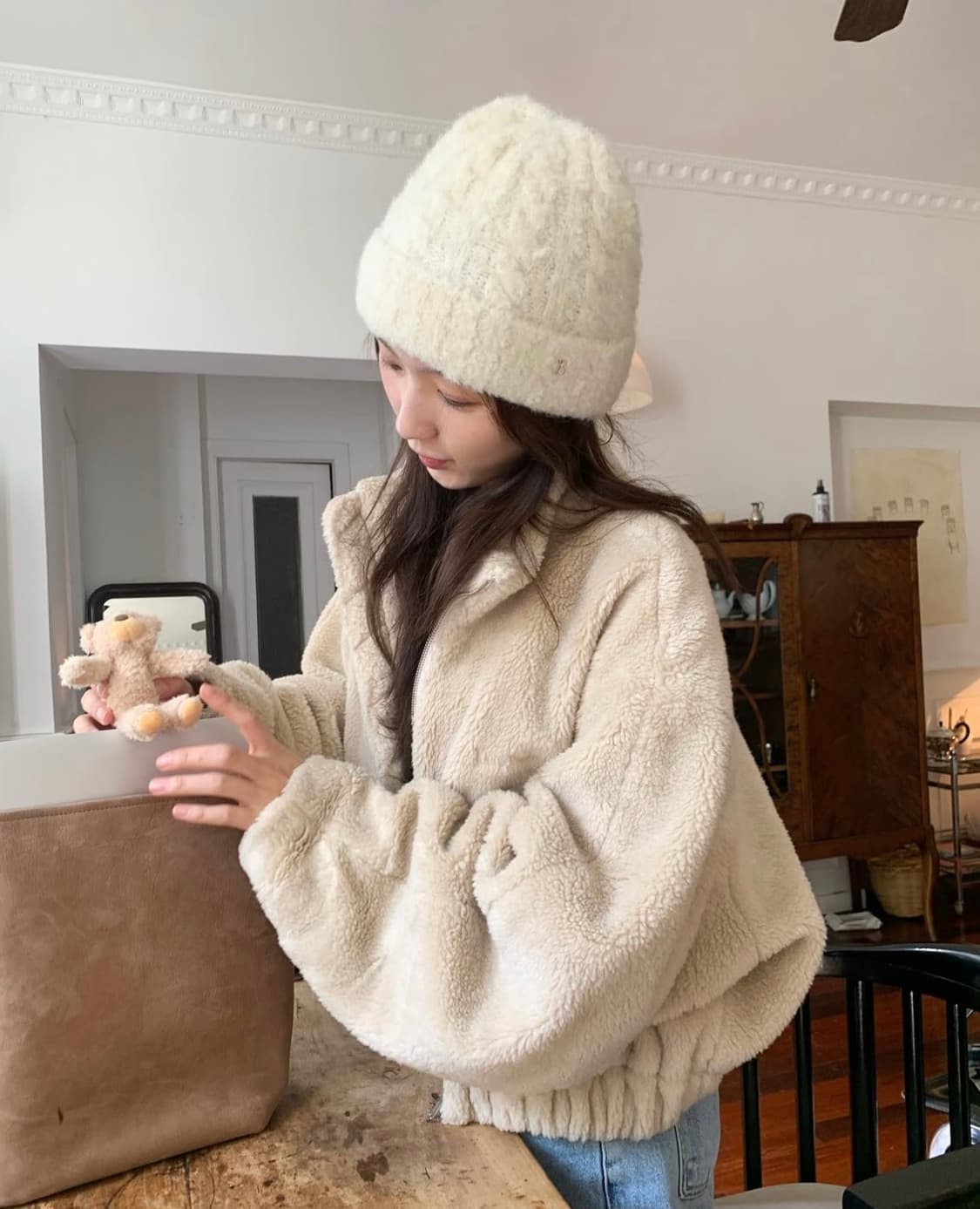 더바넷 시어링 자켓 Cropped Eco-Shearling Jacket 상품이미지1