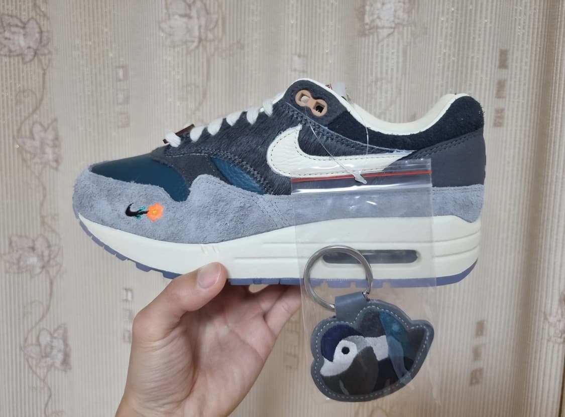 [245]나이키 카시나 에어맥스1 원앙 파티클 그레이 상품이미지3