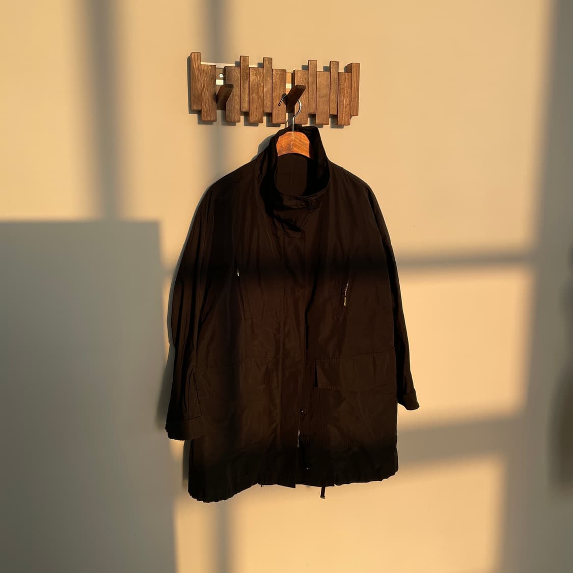 몽클레어 ABSINTHE 블랙 유틸리티 자켓 상품이미지1