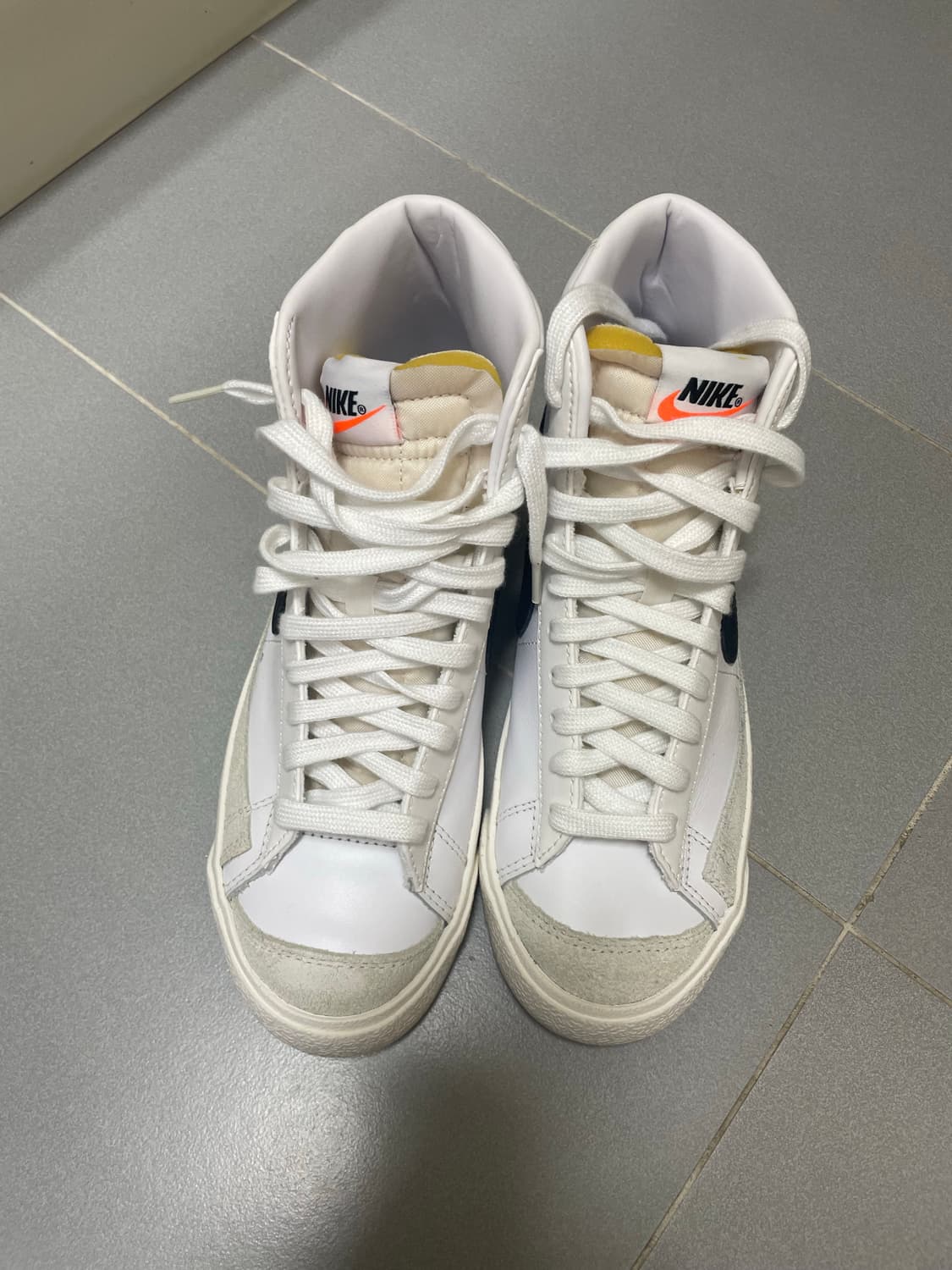 나이키 블레이저 미드 77 빈티지 CZ1055-100 240 사이즈 상품이미지1