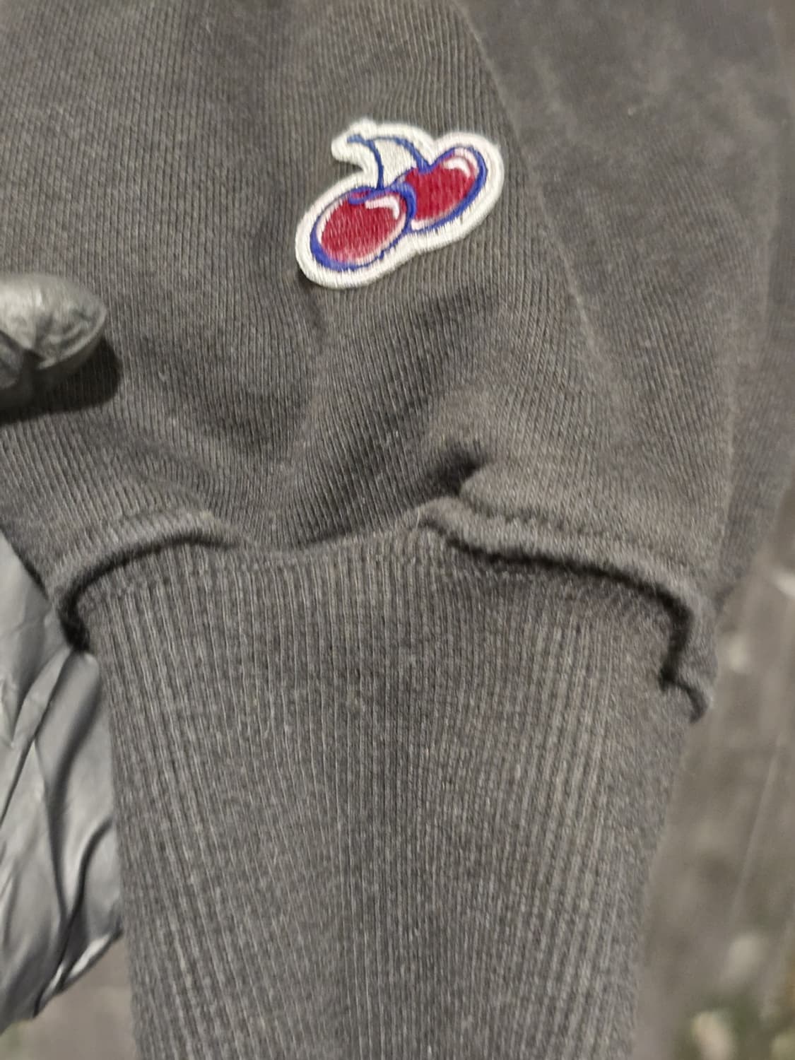 KIRSH Big Cherry Hoodie 상품이미지3