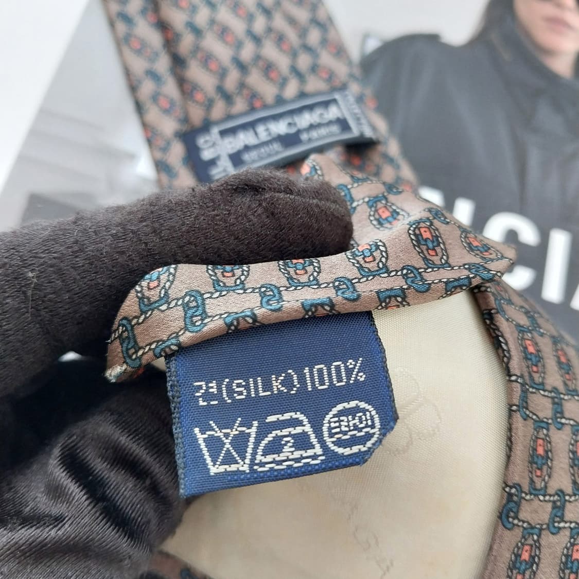 발렌시아가 실크 브라운 패턴 넥타이 7.9cm A등급 K2605
 상품이미지5