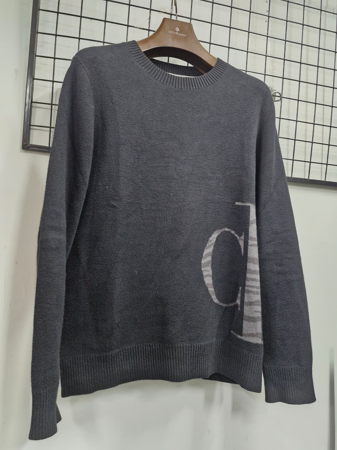 95M 캘빈클라인진 CK 로고 블랙 니트. 상품이미지2