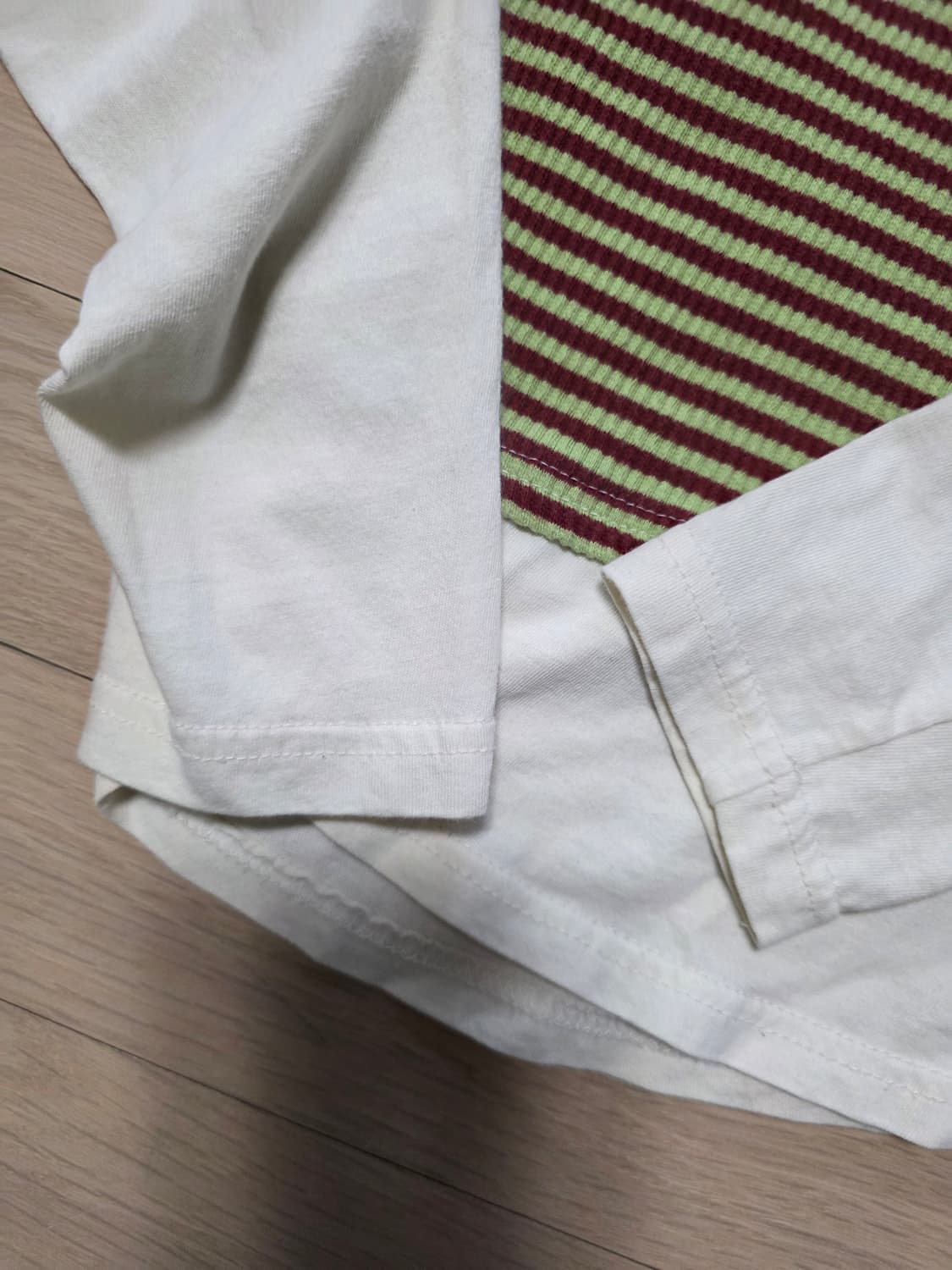 스트라이프 배색 일체형 레이어드 티셔츠 상품이미지2