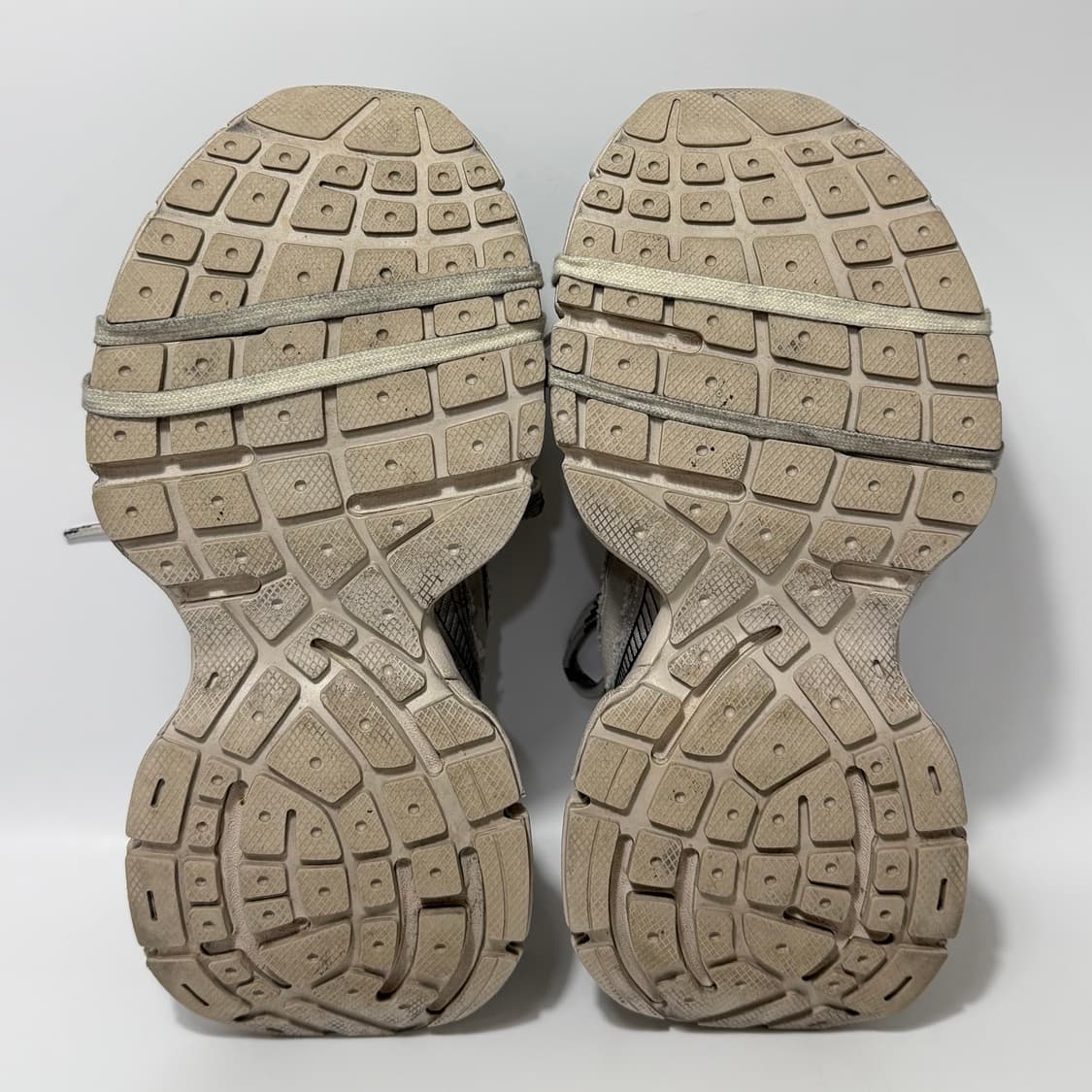 발렌시아가 더티 컷 아웃 3XL 스니커즈 (255 260)  상품이미지7