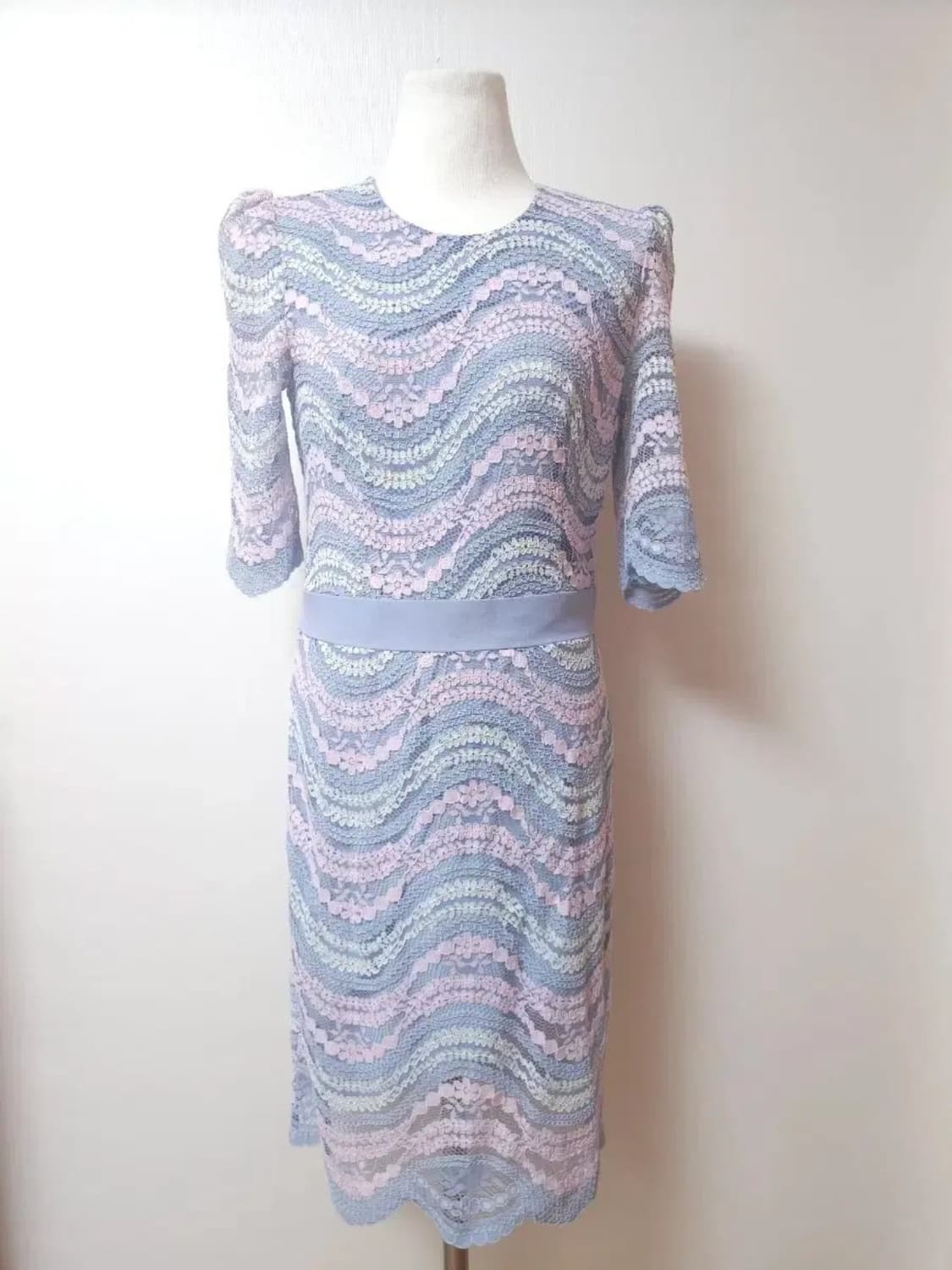 오로라 펀칭레이스 미디움원피스 상품이미지1