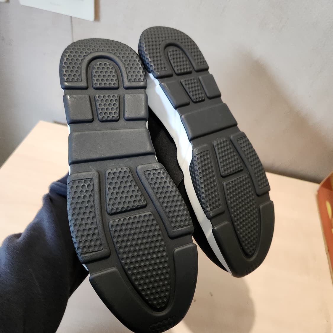 “블랙 니트✨ 주얼 스퀘어 버클 스니커즈 — LEAD HAND CRAFT 상품이미지6