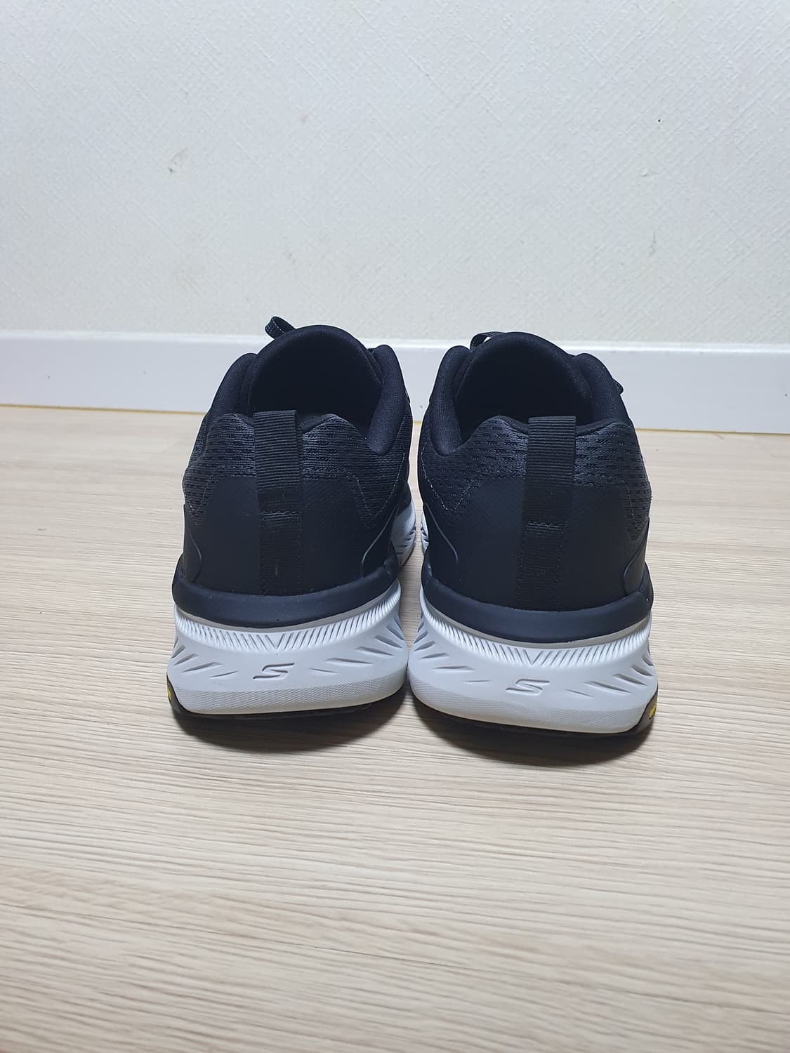 스케쳐스 맥스쿠셔닝 운동화 300 상품이미지5