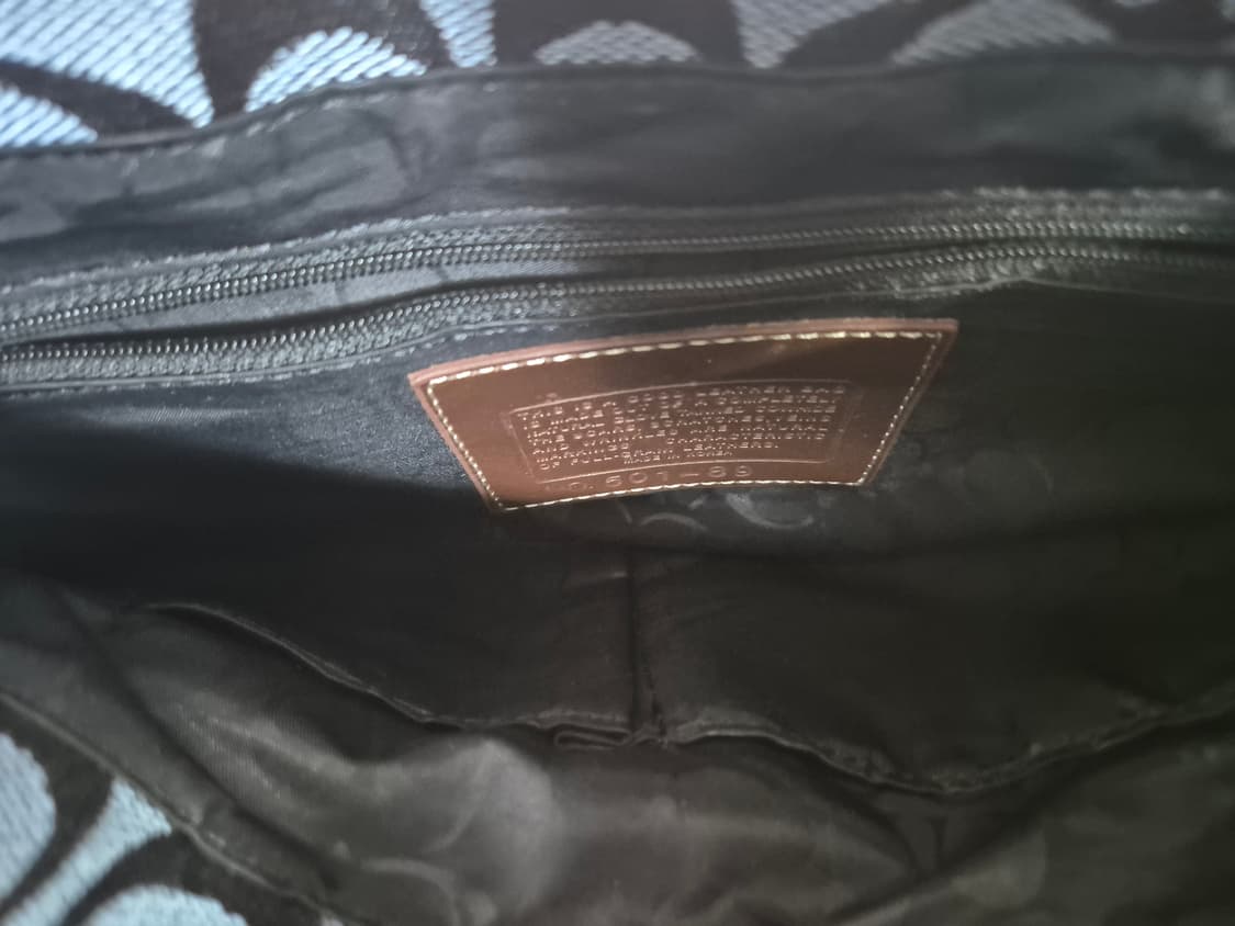 코치 시그니처 패턴 가방 상품이미지3